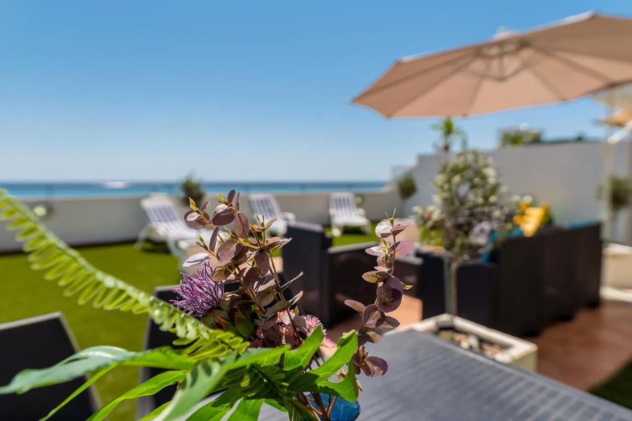 Apartament MAKENZY Seaview PENTHOUSE Larnaca