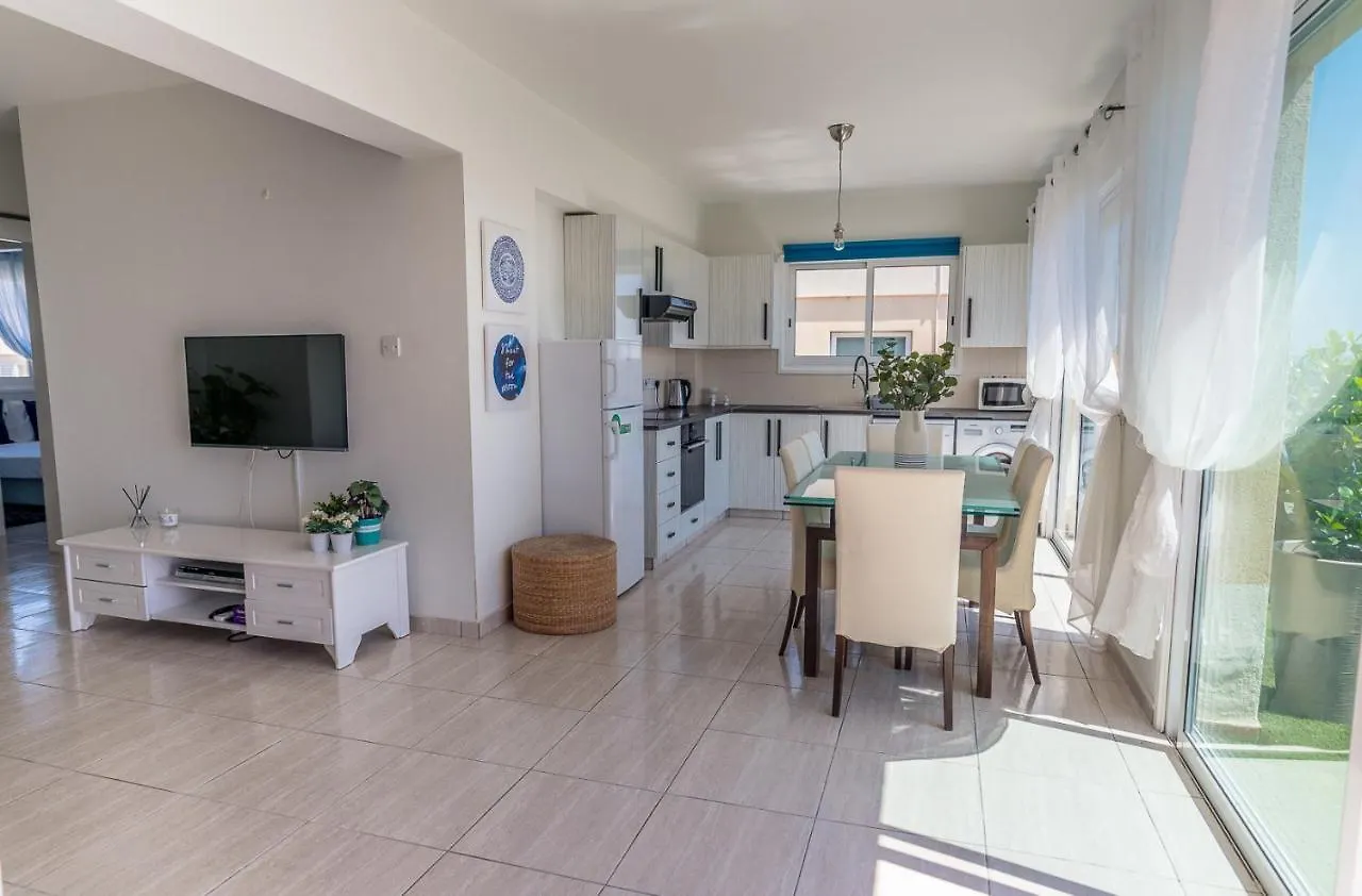 Apartament MAKENZY Seaview PENTHOUSE Larnaca